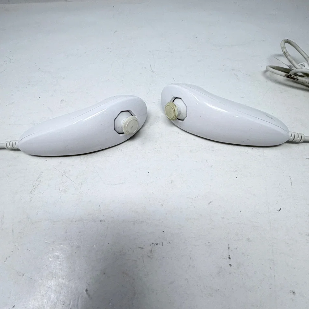 Official Nintendo Wii Nunchuck Controller White OEM RVL-004 Pair Lot of 2